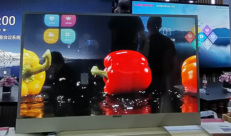 千亿级商显赛道冉冉升起，OLED透明屏缔造行业新增长点